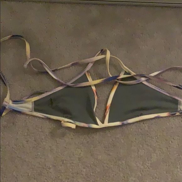 Jolyn static print top - Picture 2 of 3